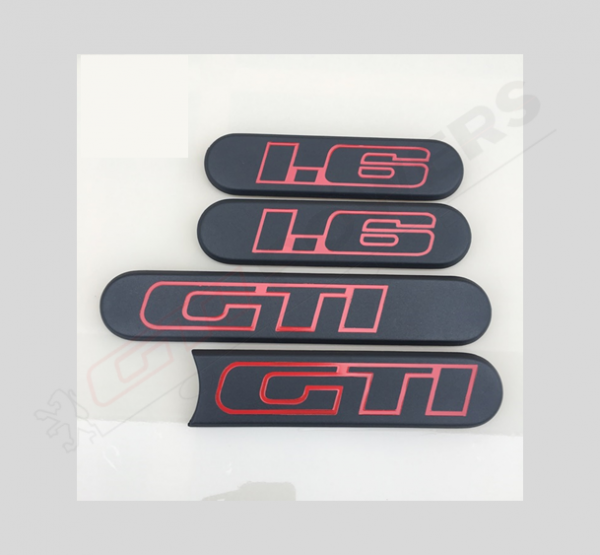 Ensemble de 4 enjoliveurs 1.6 GTI noir Ouragan en relief