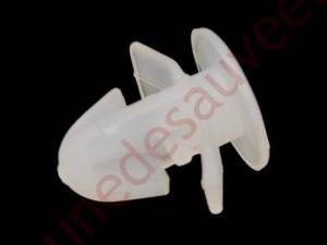 Agrafe dia 8,2 mm pour habillage arriere ref 6995Q8